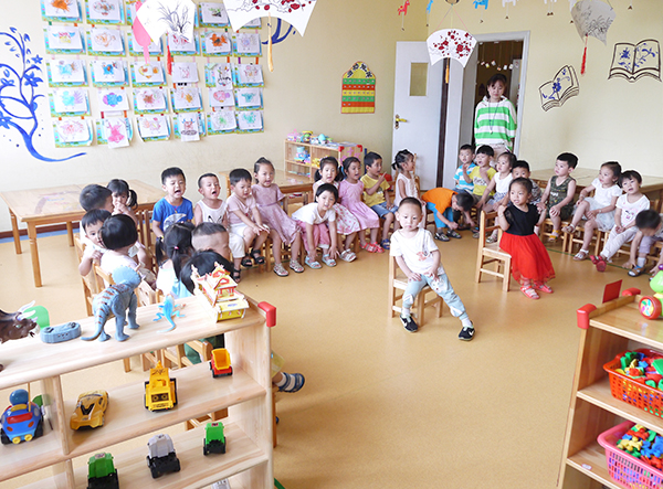 赣州高安幼儿园-学生互动